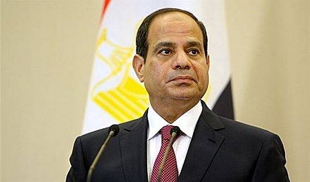 بالفيديو.. مصوّر ضجر من زيارة السيسي: 