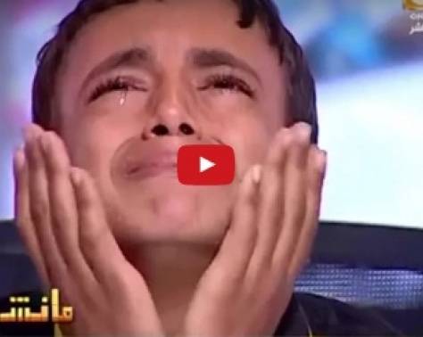 بالفيديو- أب بلا رحمة يفجع طفليه بوفاة امهما على الهواء مباشرة