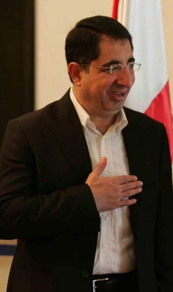 الحاج حسن حدد مواصفات قواطع الالمنيوم للهندسة المدنية