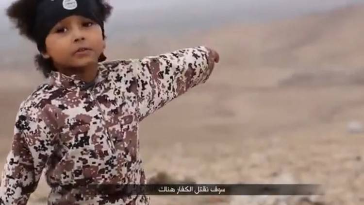 تحديد هوية طفل ظهر في مقطع فيديو نشره 