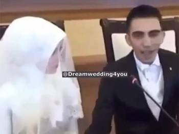 بالفيديو.. رد فعل طريف لعريس تركي أثناء عقد القران.. وضحكات هستيرية من "المعازيم"