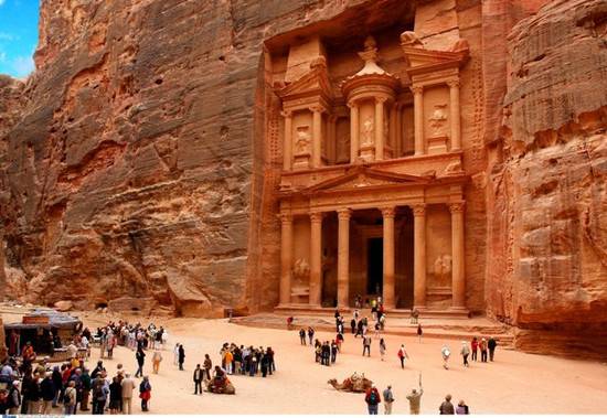 لهذا السبب حذرت السفارة الأمريكية رعاياها من التواجد في مدينة ‘البتراء‘