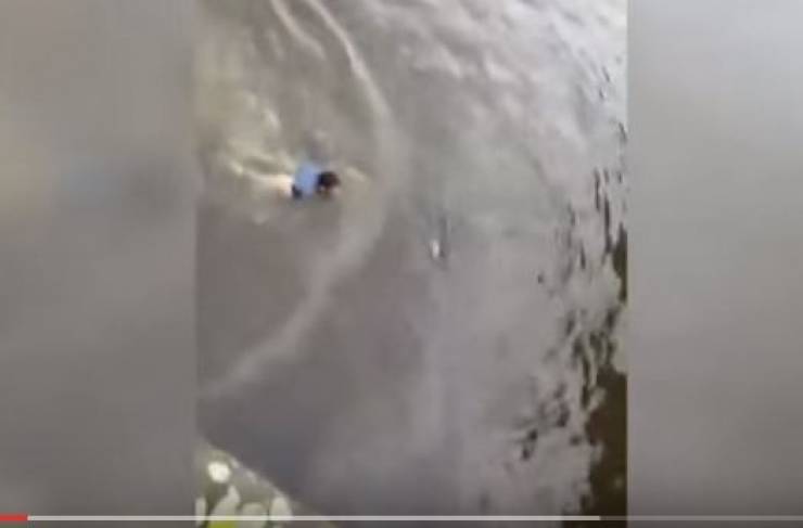 بالفيديو- تعرفوا على اللاجئ السوري البطل