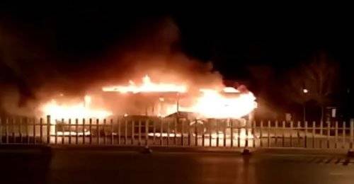 بالفيديو وللقلوب القوية: 14 قتيلا في الصين باحتراق حافلة