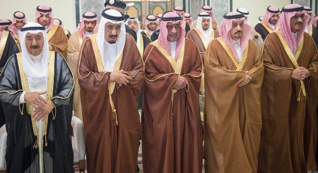 رئيس مجلس الأمة الكويتي يهمس في أذن الشيخ صباح الصباح: ادعم السعودية والا