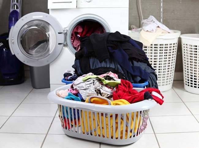 تغسل النساء البيجاما بمعدل مرة كل 17 يوماً : اكتشفوا كيف يؤثر هذا على صحتكن!