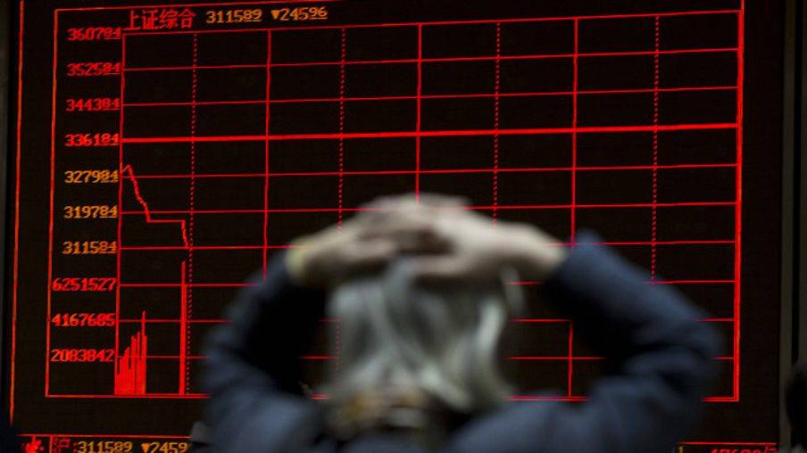 تقلبات في بورصة شنغهاي وانخفاض في أسواق المال العالمية