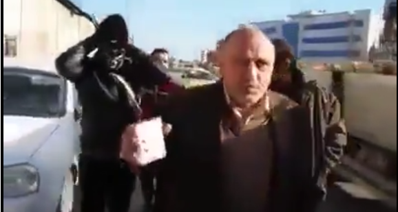 بالفيديو.. عراقي يدخل في «وصلة رقص» بعد حصوله على بطاقة شخصية