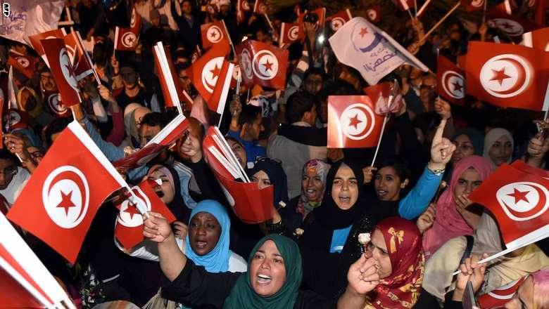 التعديل الحكومي الواسع في تونس يثير مواقف متعارضة بين المنتقدين والمرّحبين