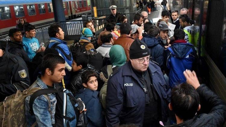 الدنمارك تعدل مشروع قانون يتيح مصادرة مقتنيات المهاجرين الثمينة