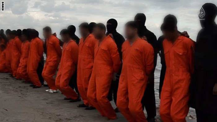السلطات المصرية تحقق في تقارير عن خطف 21 مصريا في ليبيا مع اقتراب ذكرى إعدام 21 قبطيا على يد "داعش"
