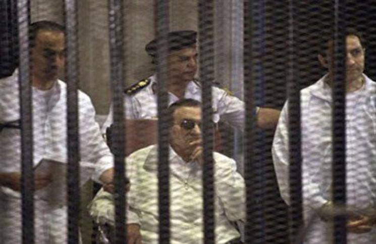 محكمة النقض المصرية تؤيد حبس مبارك ونجليه 3 سنوات