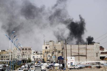 غارة جوية للتحالف تصيب مستشفى في اليمن