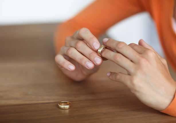 التدخين قد يؤدي للطلاق..معلومات لم تعرفها من قبل عن الطلاق