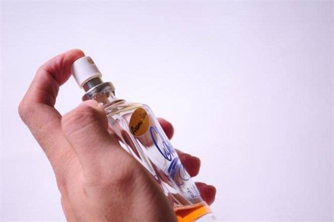 كيف تفرّق بين العطور الأصلية والتقليد؟