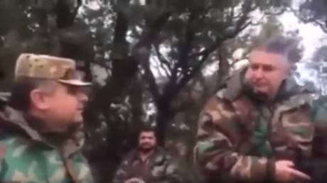 فيديو.. ضباط روس يراقبون المعارك في سوريا