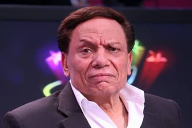 عادل إمام ينشر صورة نادرة له مع زوجته ويصفها بـ"العمر كله"