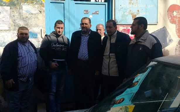 فلسطيني مُصاب بالتلاسيميا أضرم النار بنفسه 
وإقفال مكتب مدير الأونروا في عين الحلوة إحتجاجاً