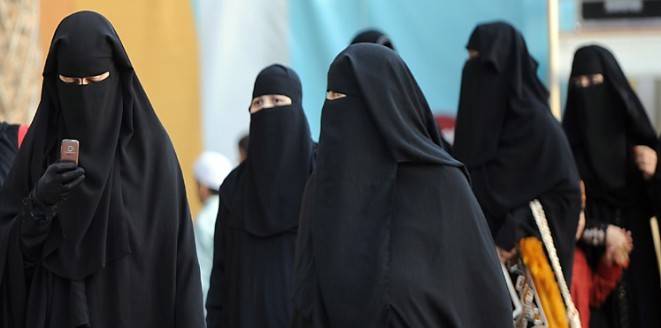 فرّ من 