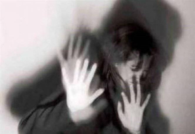 خنق زوجته حتى الموت.. بسبب وظيفة