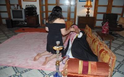 ‘حفلة فحش‘ بفيلا في مصر .. رجال اعمال خليجيين و 6 فتيات مقابل 2000جنيه !