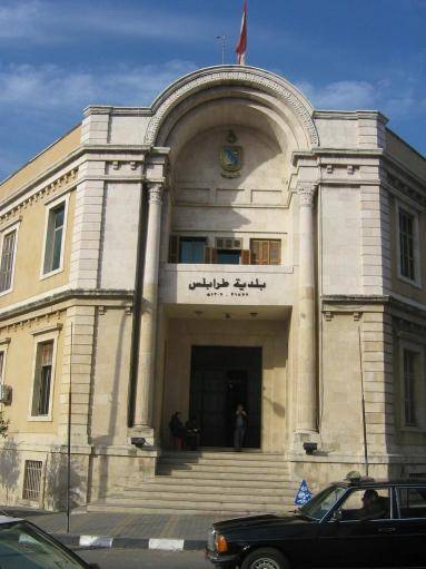 بلدية طرابلس أنذرت اصحاب البسطات على نهر ابو علي بازالتها