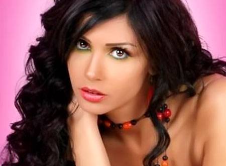 بالصورة: الفنانة التونسية ‘ساندي‘ تنجو من الموت !