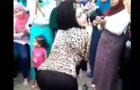 بالفيديو.. فتاة ترقص بطريقة غريبة تثير غضب السعوديين