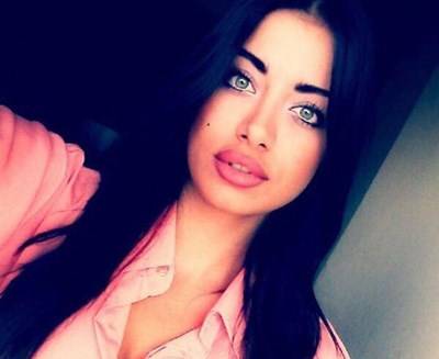 بالصورة هذه الحسناء ابنة ممثل سوري