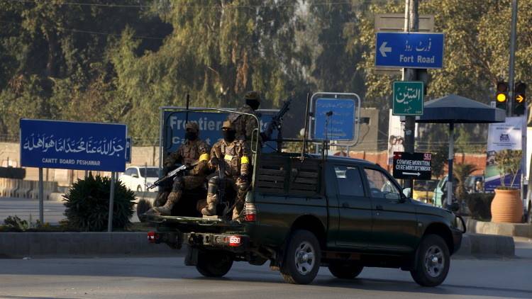 مقتل 5 أشخاص بتفجير انتحاري شمال غرب باكستان