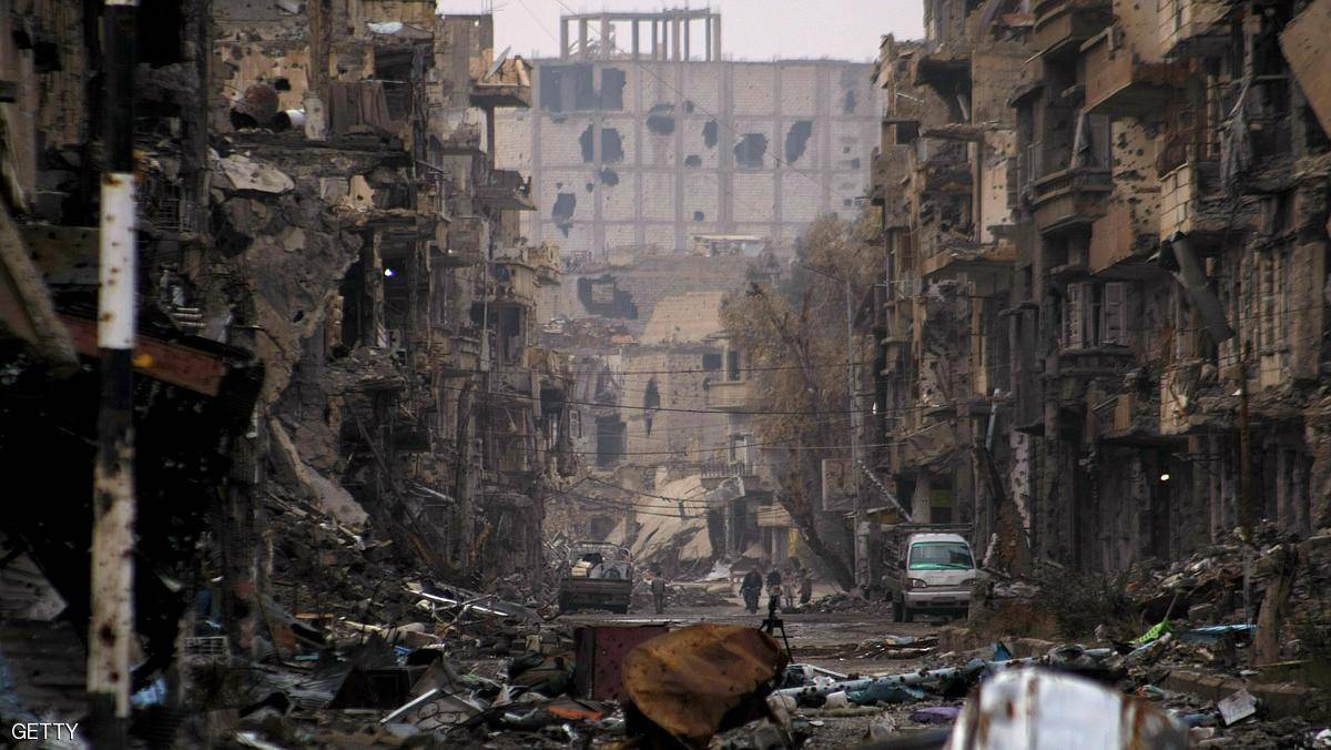 داعش يطلق سراح 270 شخصاً من 400 خطفهم من دير الزور
