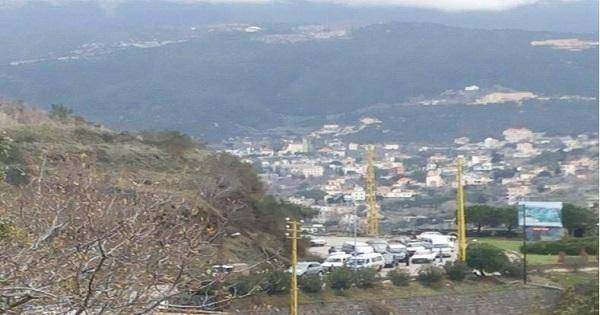 حادث سير على مفرق الغربية - ‏القبيات أثر سقوط ملالة للجيش اللبناني والسير شبه متوقف