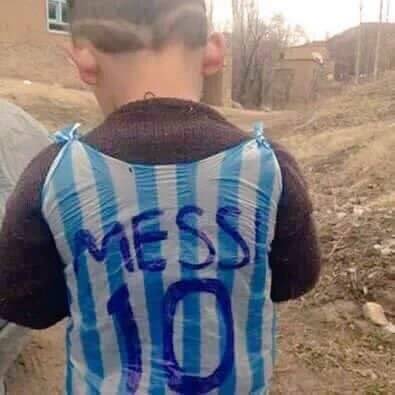 ما قصة الطفل العراقي الذي يبحث عنه ميسي؟