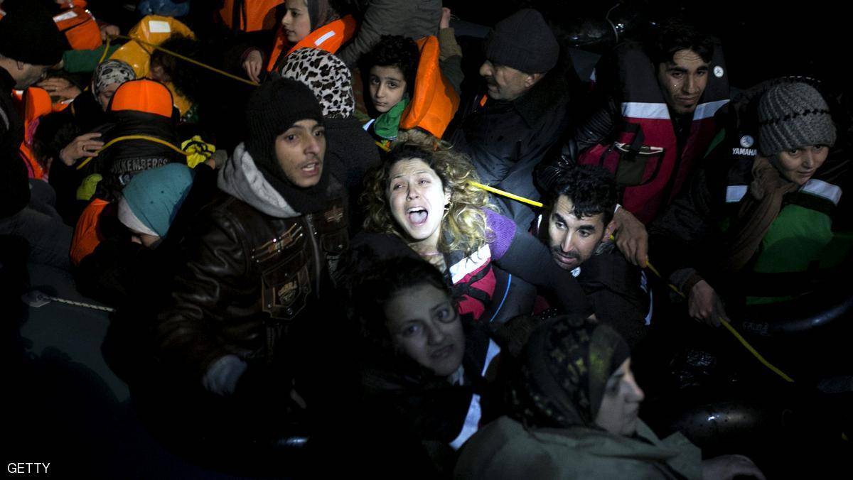 اليونان: ضحايا غرق زورقين 16 امرأة و11 طفلا