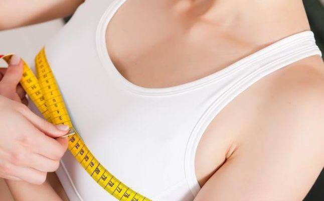 ما لا تعرفينه عن أسباب انتفاخ الثدي