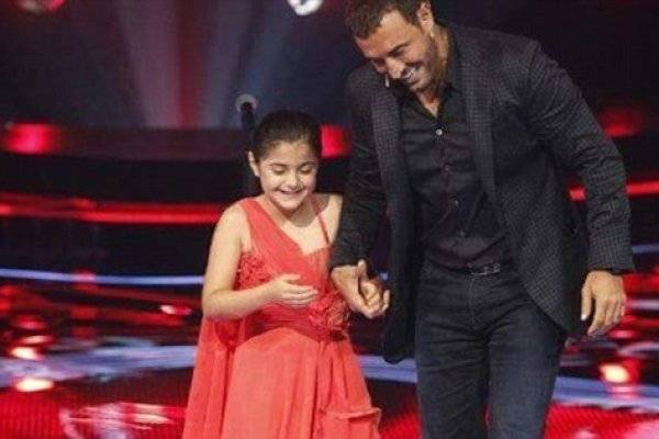 بالصور والفيديو .. «داعش» يتوعد الطفلة «ميرنا» السورية متسابقة «ذا فويس كيدز»