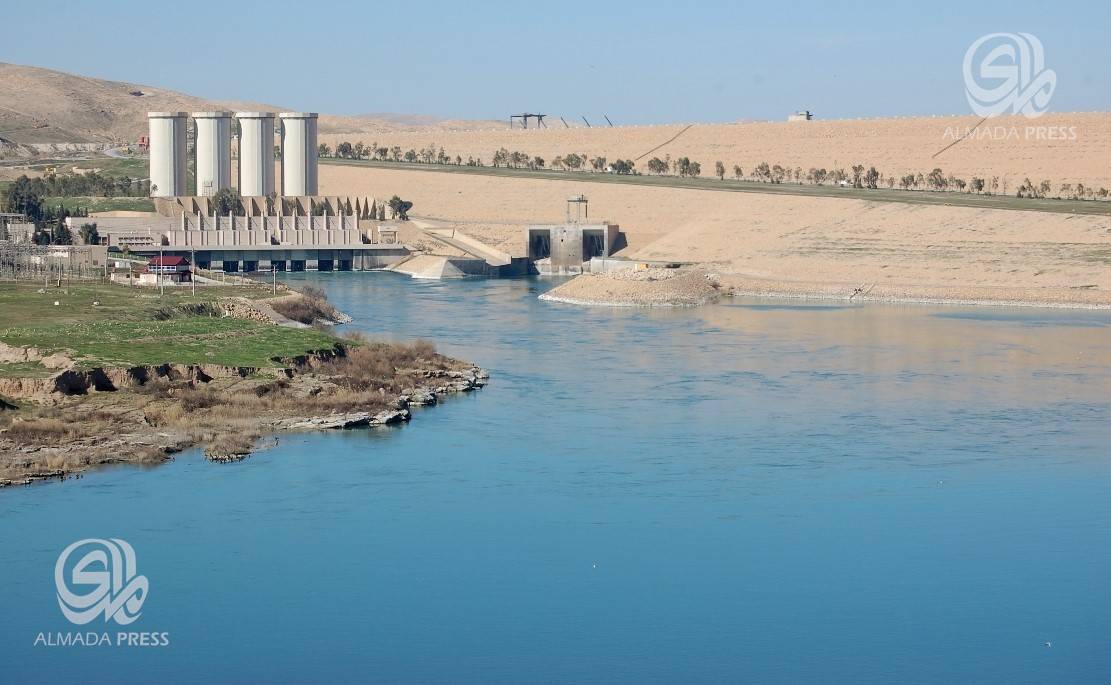 بالفيديو والصور  أنباء متضاربة حول تآكل سد الموصل واحتمال انهياره