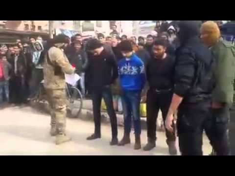 “فيديو”: جيش الفتح يجلد ثلاثة مراهقين لتحرشهم بفتيات في ادلب السورية