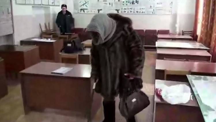 شرطي متنكر يلقي القبض على لص ذي سوابق (فيديو)