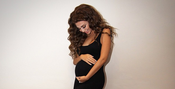 صورة| ميريام فارس بعد تسممها وخروجها من المستشفى