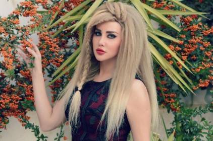 بالصور- تعرفوا على والدة جيني اسبر
