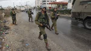 استشهاد فلسطينيين إثنين طعنا اسرائيليتين بالضفة الغربية