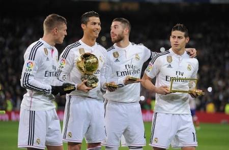 نجم ريال مدريد يخون زوجته مع عارضة روسية