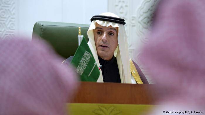 طهران تدعو الرياض لتخفيف التوتر بين البلدين