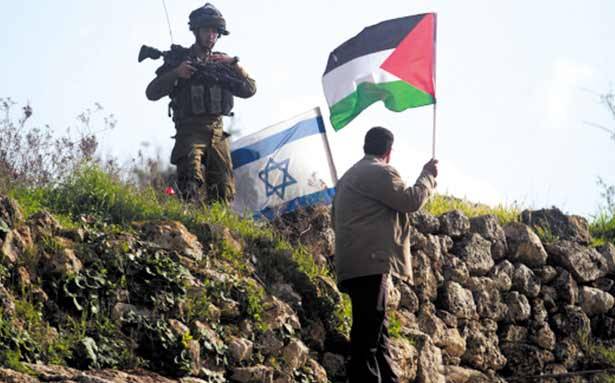 جيش الاحتلال يواصل سياسة «الارض المحروقة» ضد غزة
استشهاد فلسطينيين ومفاوضات بين «فتح» و«حماس»