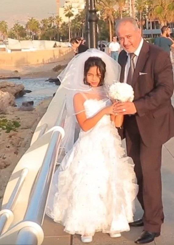 زفاف  يثير غضب الشارع ويحشدهم....