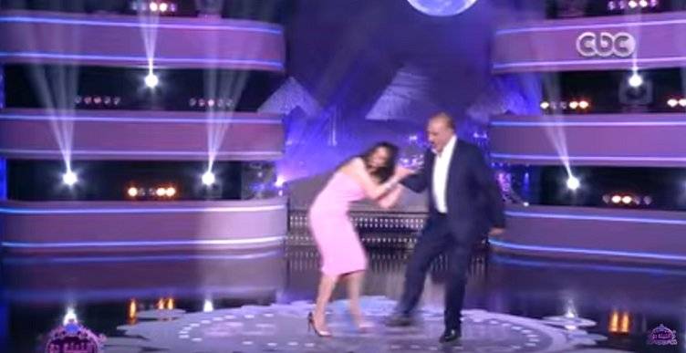جمال سليمان يضرب حورية فرغلي على الهواء..بالفيديو