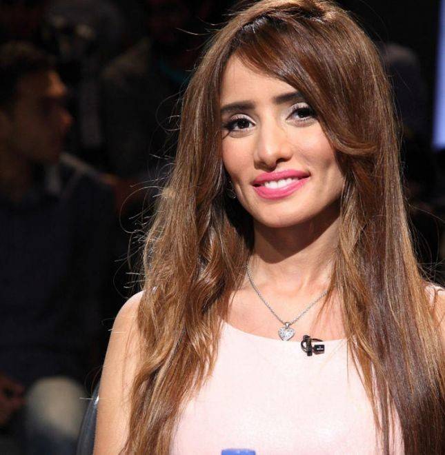 زينة توجه رسالة الى جميع الفتيات