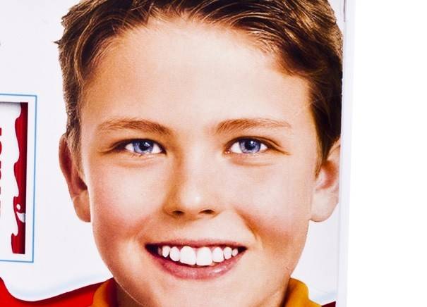 هل تذكرون فتى شوكولا "Kinder".. كيف أصبح بعد 40 عاماً؟