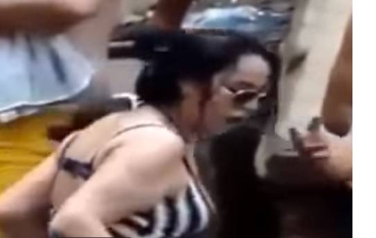 بالفيديو امراة ترتدي لباس البحر على نهر عربي شاهد ماذا حصل معها